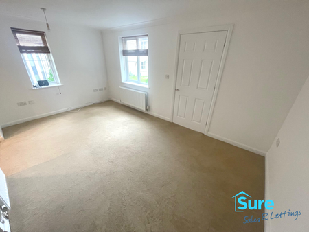 2 bedroom semi-detached house to rent - Photo 4