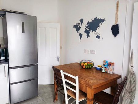 2 bedroom flat to rent - Photo 5