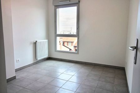 T3 – 55 m2 – BALCON – GARAGE – 69200 VENISSIEUX – Réf. 1087 - Photo 3