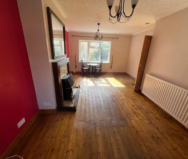 3 bedroom semi-detached house to rent - Photo 2