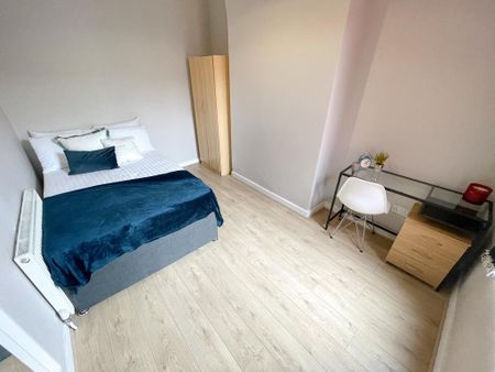 4 bedroom terraced house to rent - Photo 4