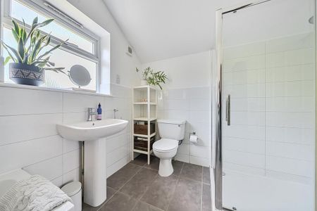 3 bedroom detached house to rent - Photo 5