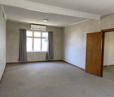 Character on Waltons Ave - Photo 5