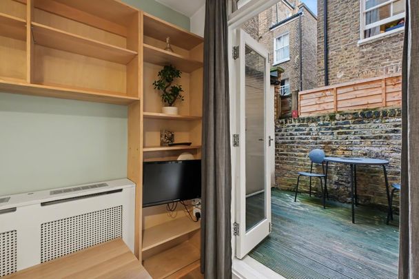 Flat 12 Fairholme Road, West Kensington W14 9JZ - Photo 1