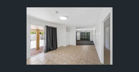 Beautiful Family home in a convenient Birkdale location - Photo 3