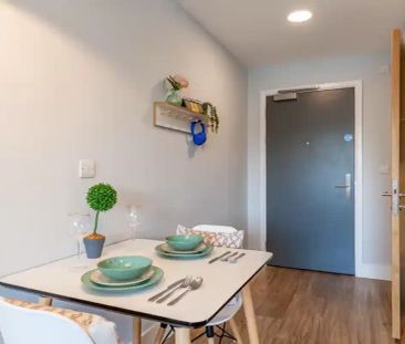 Premium Bronze Studio - Photo 6