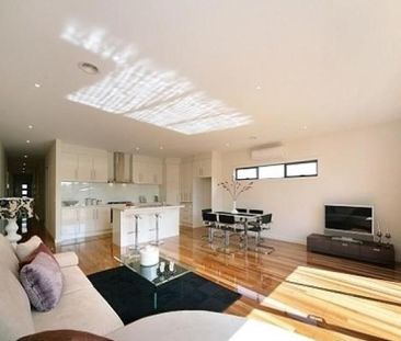 27A Castlewood Street, Bentleigh East VIC 3165 - Townhouse For Rent... - Photo 4