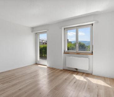 APPARTEMENT À LOUER DANS QUARTIER TRÈS ENSOLEILLÉ ET FAMILIAL - Photo 2