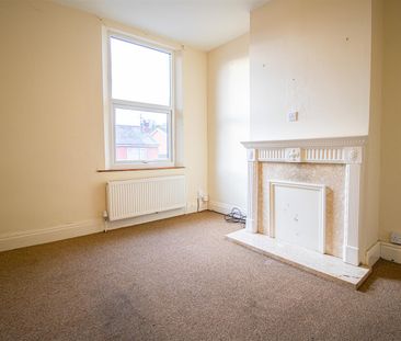 1-Bed Flat to Let on Lark Avenue, Penwortham, Preston - Photo 1