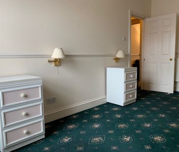 Balmoral Place, Halifax, HX1 - Photo 4