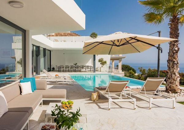 Luxury Villa for rent in Marbella Del Este, Andalusia
