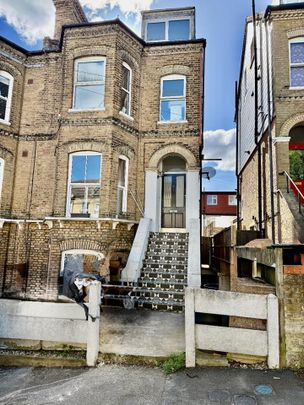 3 Bed Flat, Anerley Grove, SE19 - Photo 1