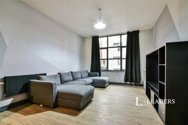 3 bedroom flat to rent - Photo 1