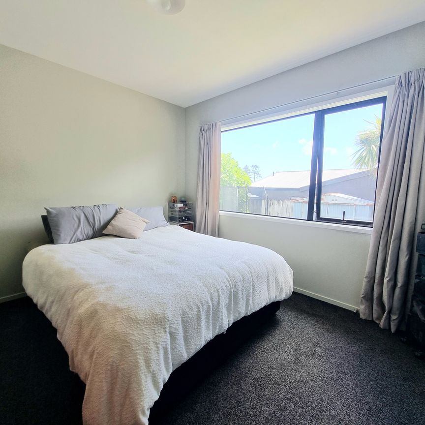 Central Beachlands, ready for summer! - Photo 1