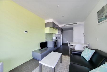 Stylish Furnished 2-Bedroom Apartment in Carlton - Photo 5