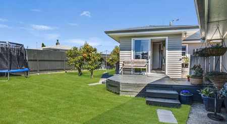 3-bedroom Gem in Onekawa - Photo 2