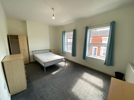 5 bedroom semi-detached house to rent - Photo 5