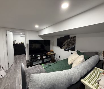 For Lease - 23 Burnfield (Lower) Avenue, Toronto, Ontario - Photo 1