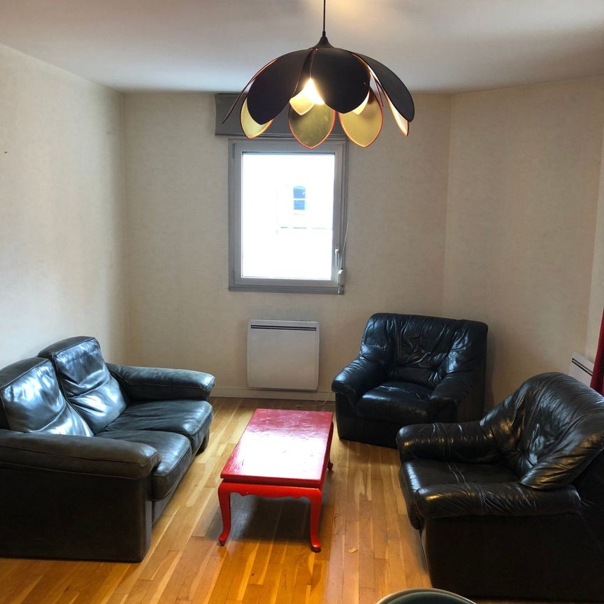 Location Appartement 3 pièces 71m² LYON 3ème - Photo 1