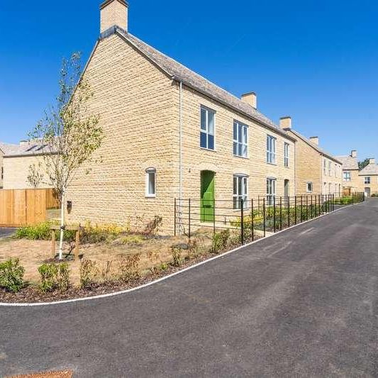 Sivewright Way, Cirencester, Gloucestershire, GL7 - Photo 1
