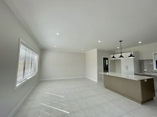 Brand New 3-Bedroom Home in Prime Werribee Location - Photo 1