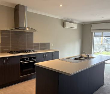 66 Gregson Grove, Lyndhurst VIC - Photo 1