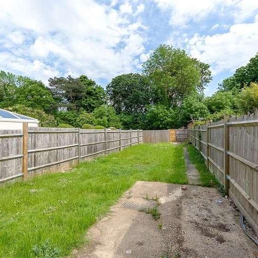 Hillcross Avenue, Morden, Surrey, SM4 - Photo 1