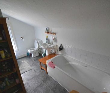 4 bedroom terraced house to rent - Photo 4