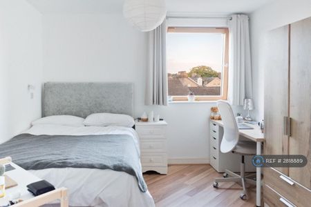 2 bedroom flat to rent - Photo 2