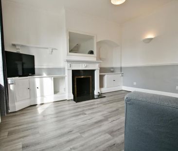 2 bedroom end of terrace house to rent - Photo 4