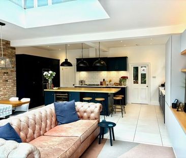 4 bedroom semi-detached house to rent - Photo 3