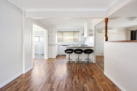 Located in a quiet pocket of South Kalgoorlie, this well-presented home offers space, comfort and practicality on a generous block. - Photo 5