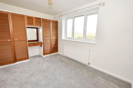 2 bedroom terraced house to rent - Photo 2
