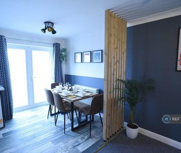 3 bedroom semi-detached house to rent - Photo 3