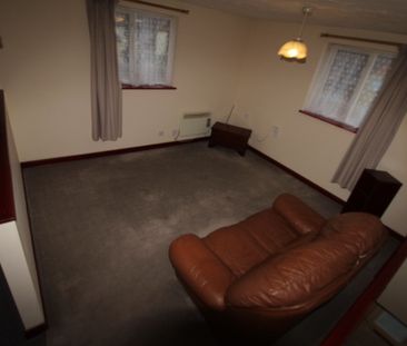 1 bed Semi-Detached - To Let - Photo 2