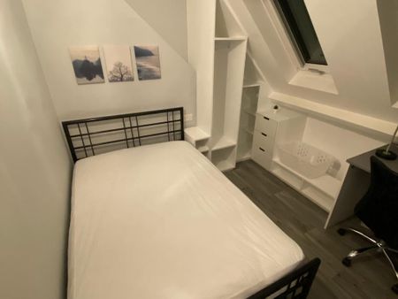 6 bedroom semi-detached house to rent - Photo 4