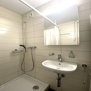 Modern 3.5-room apartment in Kleindöttingen/Böttstein - Foto 2
