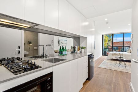 Furnished Studio Apartment - Bills Included - Photo 3