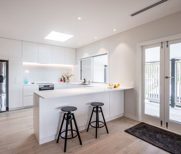 Spacious modern apartment in prime position! - Photo 1