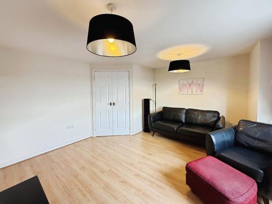 2 bedroom flat to rent - Photo 1