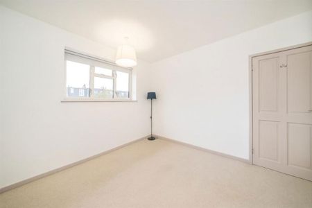 3 bedroom maisonette to rent - Photo 5