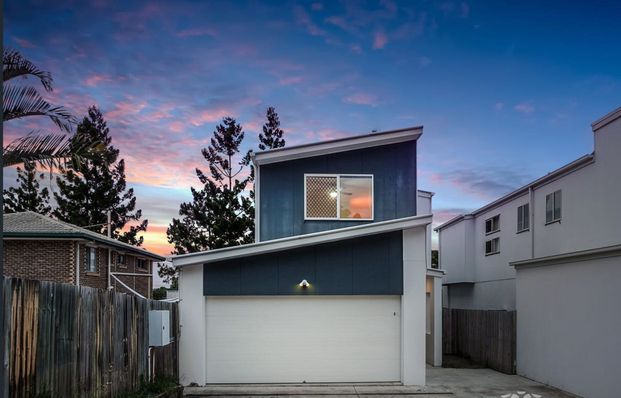 Stylish 4-Bedroom Family Home in Prime Location&excl; - Photo 1