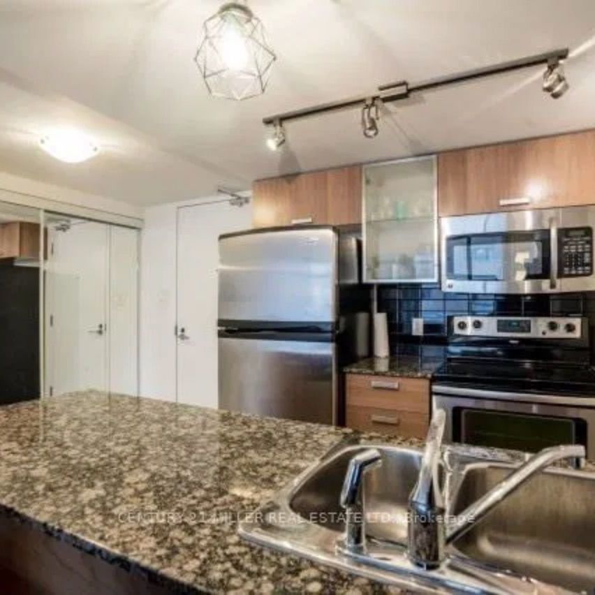 For Lease - 37 Grosvenor Street Unit# 2106, Toronto, Ontario - Photo 1