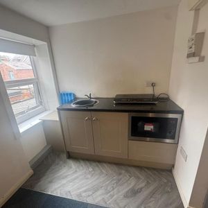 1 bedroom flat to rent - Photo 2