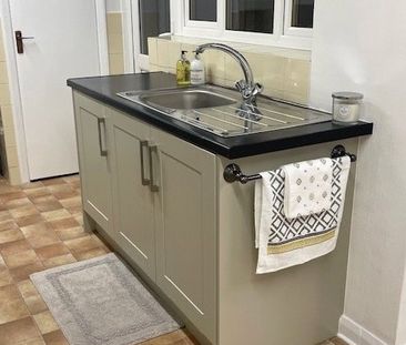 Snakes Lane, Southend-on-Sea, Essex, SS2 6UA - Photo 6