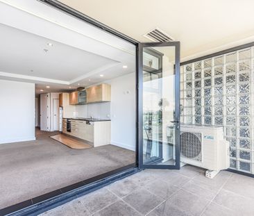 One Bedroom Apartment Steps From the Beach - Photo 4