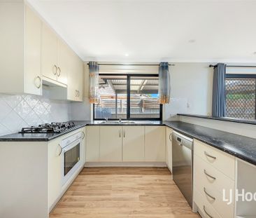 Spacious 5 Bedroom Family Home - Photo 3