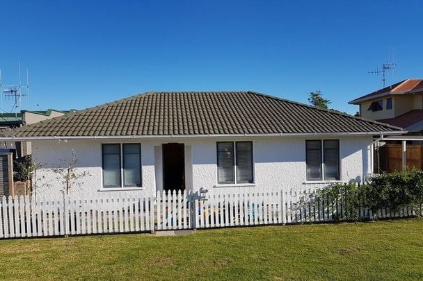 Two Bedroom Home in Mount Maunganui - Photo 1