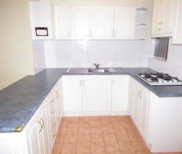 Ground Floor Unit with a Courtyard! - Photo 6