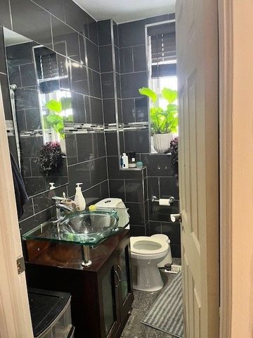 For Lease - 247 Lansdowne Avenue Unit# 2nd Fl, Toronto, Ontario - Photo 5